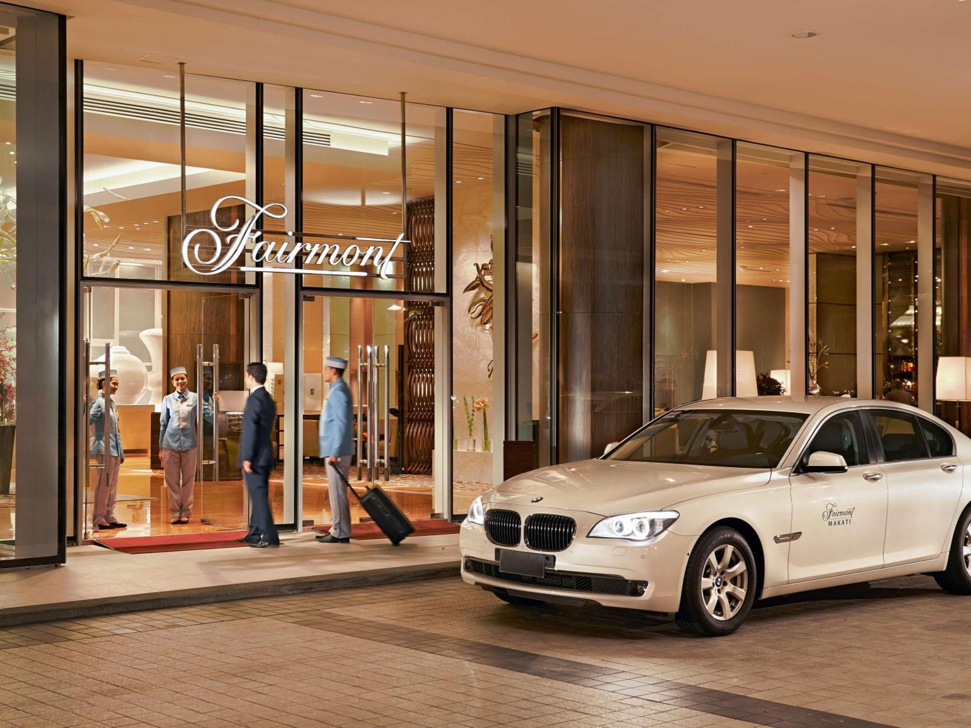 Fairmont Makati Hotel San Pedro Makati Eksteriør billede Entrance of Fairmont Jakarta